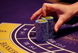 Người chơi Việt Nam trải nghiệm game bắn cá hz88i trên điện thoại di động